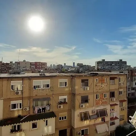 公寓 Cozy Sunlit With Scenic Balcony View 地拉那