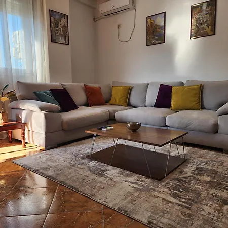 Cozy Sunlit With Scenic Balcony View